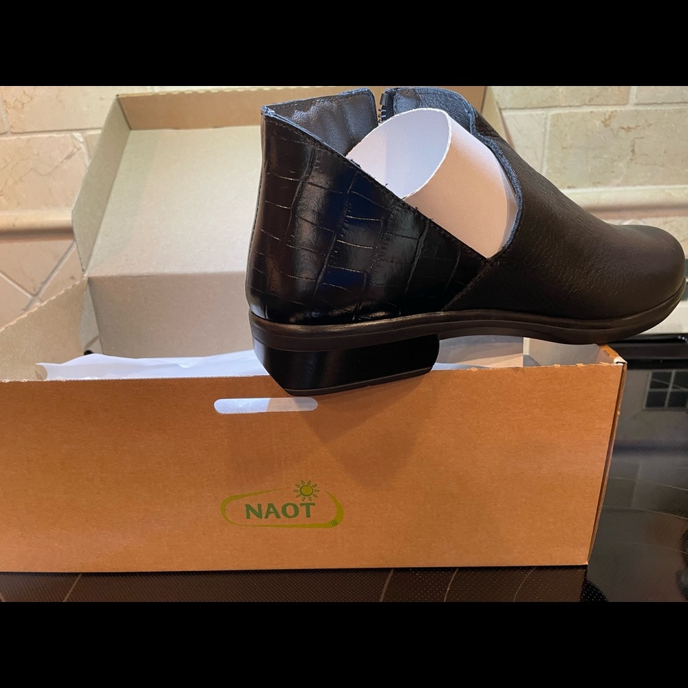 Brand new!! Naot shoes